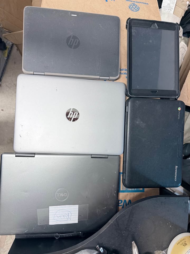 Lot of 4 Laptops + iPad 5th Gen – All Working – $250 (Tinley Park Pickup)